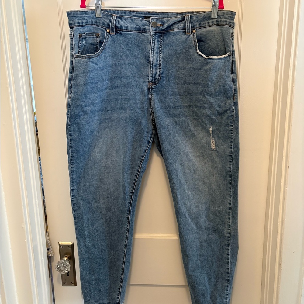 Donna High Rise Curve Straight Leg Jeans 32 Inch Distressed Indigo 20